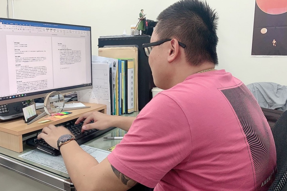 很長一段時間都不敢出門